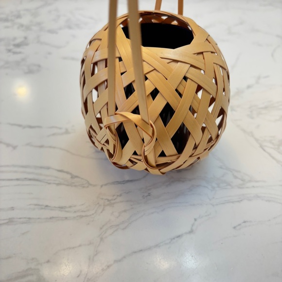 Japanese Handwoven Bamboo Basket Vase- Small Kago Ikebana vase - Picture 9 of 12